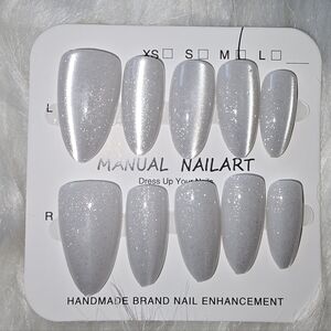Sparkling Silver Catseye Shimmer Nail Set